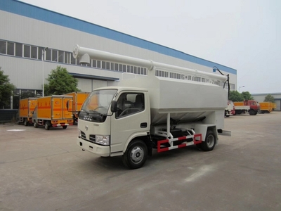 遼寧散裝飼料運(yùn)輸罐與散裝飼料車的應(yīng)用與優(yōu)勢分析